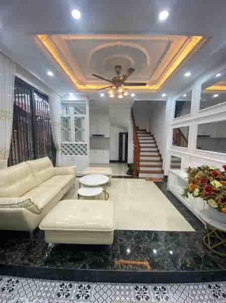 Bán nhà đẹp lô góc 5 tầng 36m2 phố Cự Lộc, Thanh Xuân giá 5,8 tỷ. LH 0912442669