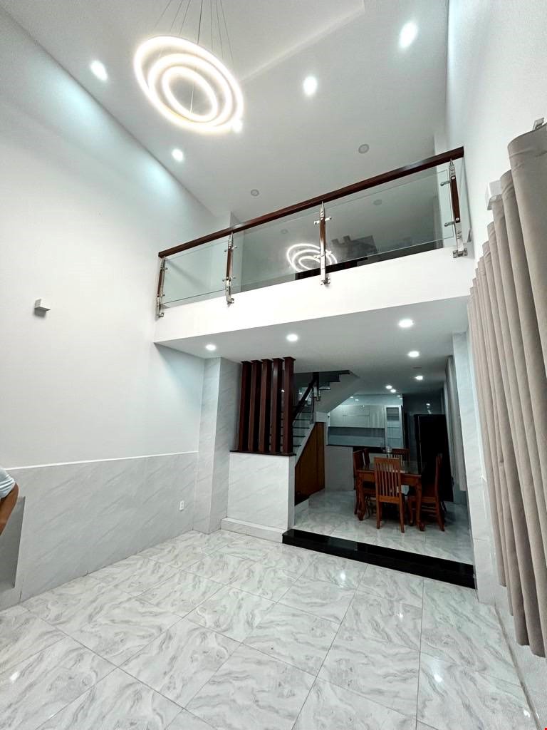 Bán nhà 2 MT, 3 căn nhà ra hoàng trọng mậu, P.tân hưng, Q.7