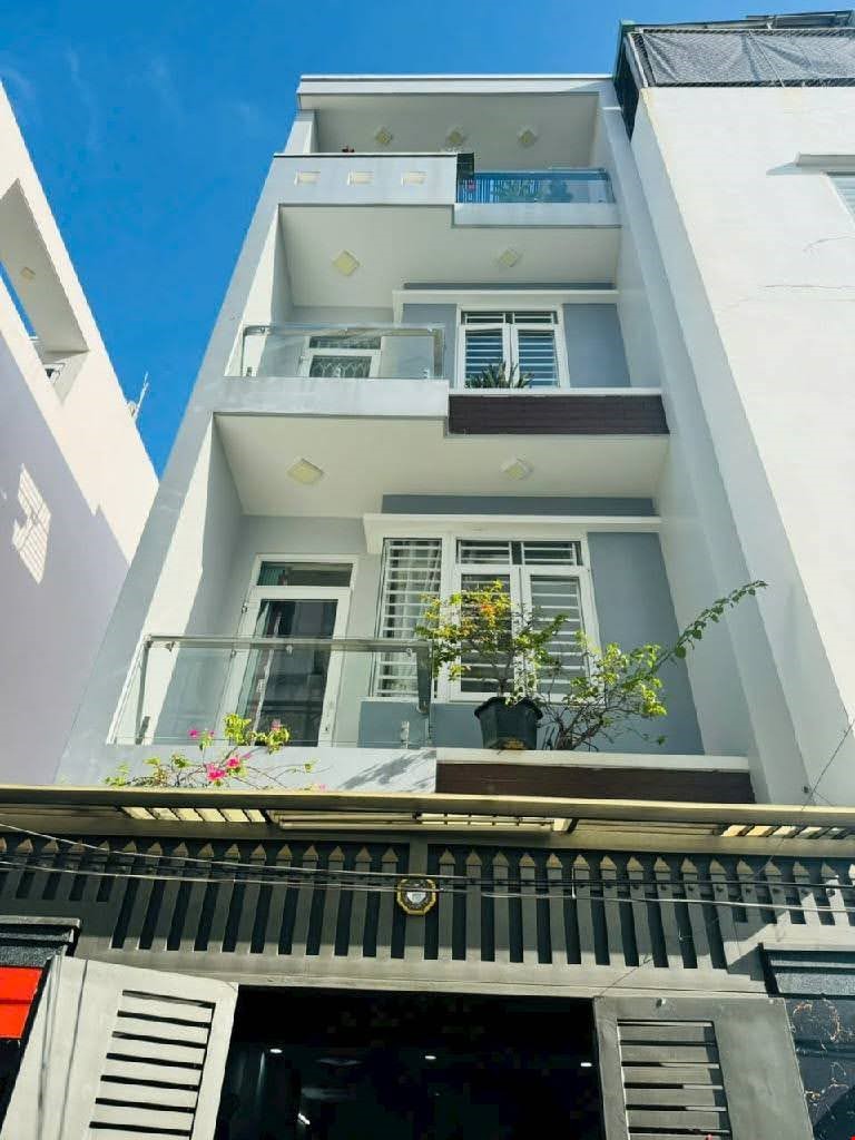 Bán nhà Gò Vấp, Hẻm xe hơi sát mặt tiền Phạm Văn Chiêu, Nhà 4 lầu đẹp ở ngay, Chỉ 6.5 tỷ TL