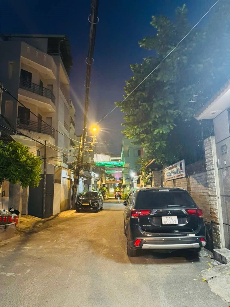 Bán nhà Gò Vấp, giáp Bình Thạnh Phú Nhuận Tân Bình, hẻm xe hơi thông, gần Cv Gia Định, 8.8 t