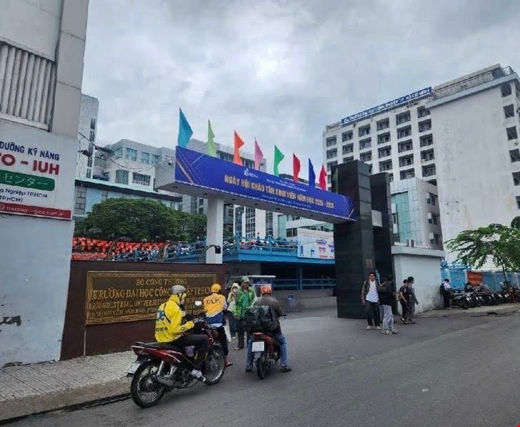 Bán nhà Gò Vấp, hẻm thông Nguyễn Thái Sơn, ngay ĐHCN4, 52M2, 5.3 tỷ TL