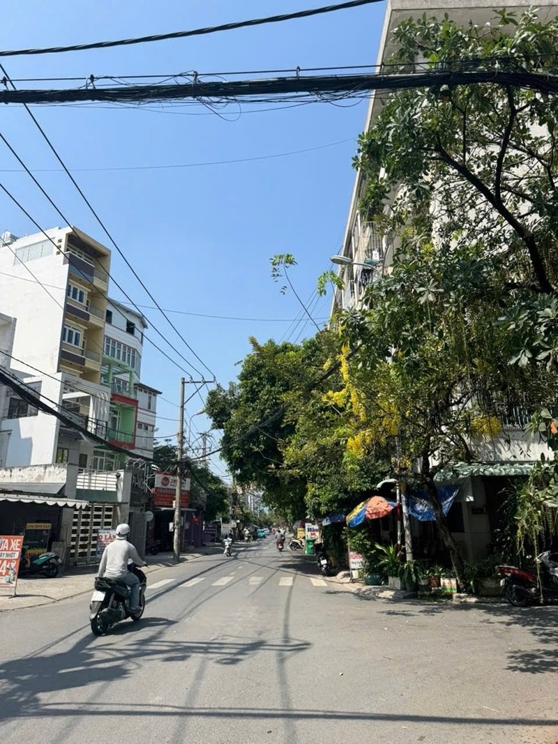 Bán nhà Gò Vấp, hẻm xe hơi Dương Quảng Hàm , gần ĐH Văn Lang,  100M2, 4 tầng, 10 tỷ