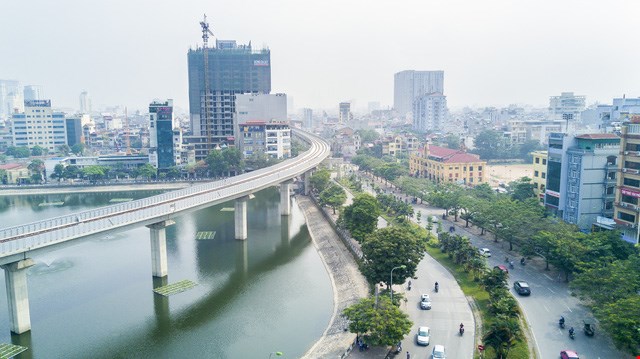 nhà đẹp mặt tiền rộng.ô tô đỗ cửa,phù hợp vừa ở vừa làm văn phòng công ty