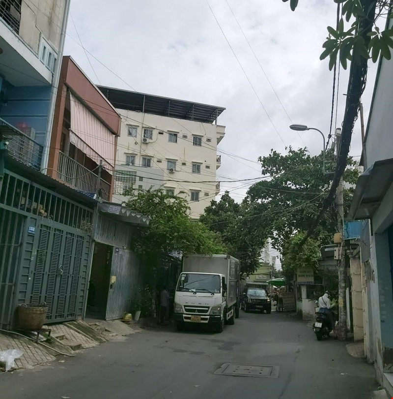 Bán Nhà 4 Tầng Hẻm Xe Tải Gò Vấp , 74M² ,Sổ Vuông , Cách Mặt Tiền 3 Căn ,Giá Chỉ 8.xx Tỷ