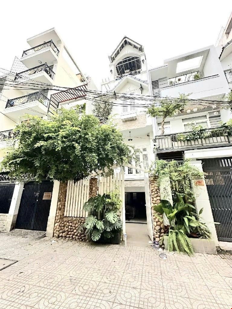 Bán nhà hầm 3 lầu, hẻm xe hơi Lê Quang Định , phường 1, Gò Vấp, 9.7 tỷ, SHR, ở ngay
