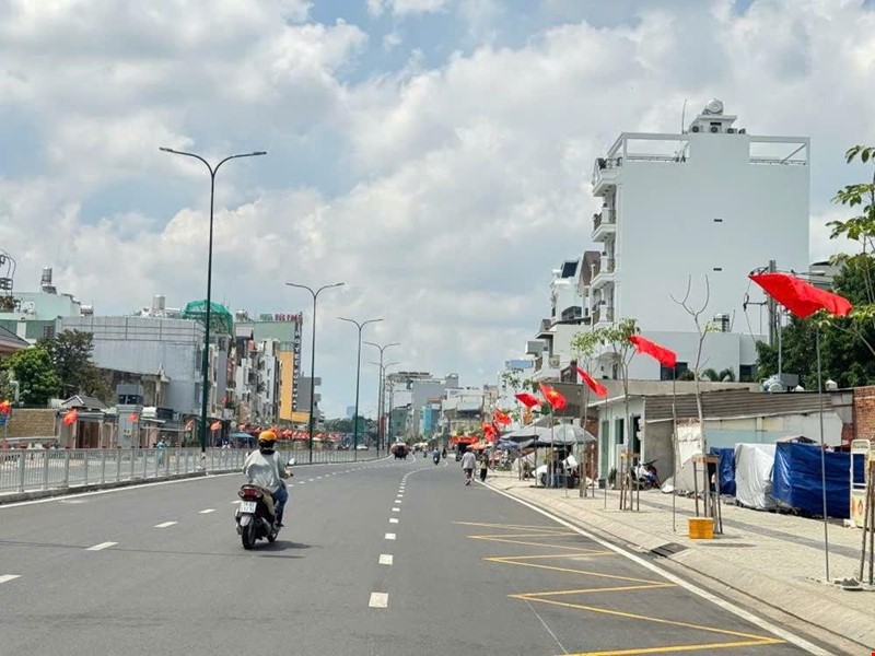 Bán nhà MTKD đường 32M Dương Quảng Hàm ngang 5m 100M² KD đa ngành 23.2 tỷ