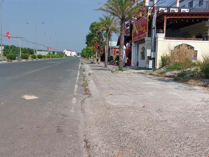 Bán miếng đất 200m2, đường Nguyễn Văn Linh Tx Chơn Thành, giá 779 triệu