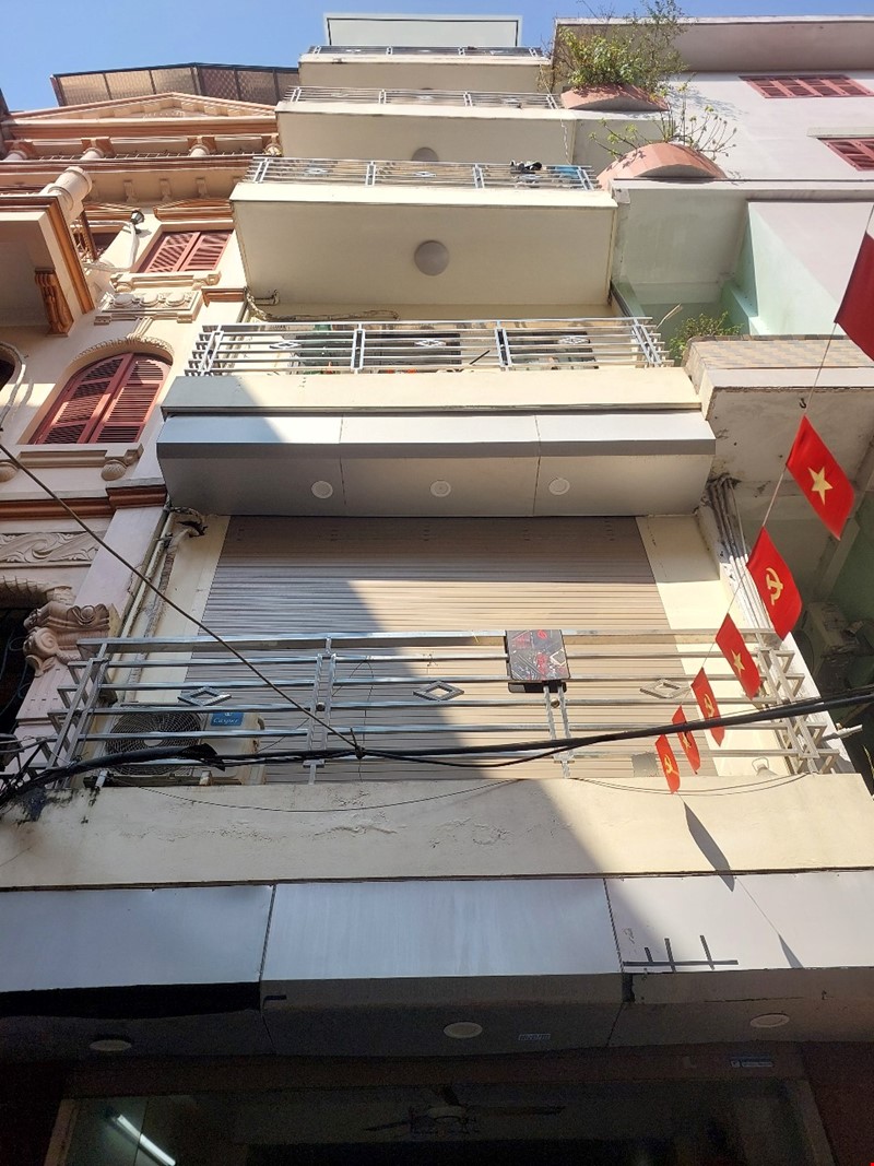 NHÀ GẦN HỒ TÂY, ĐƯỜNG LẠC LONG QUÂN, NGÕ THÔNG Ô BÀN CỜ , Ô TÔ VÀO NHÀ.