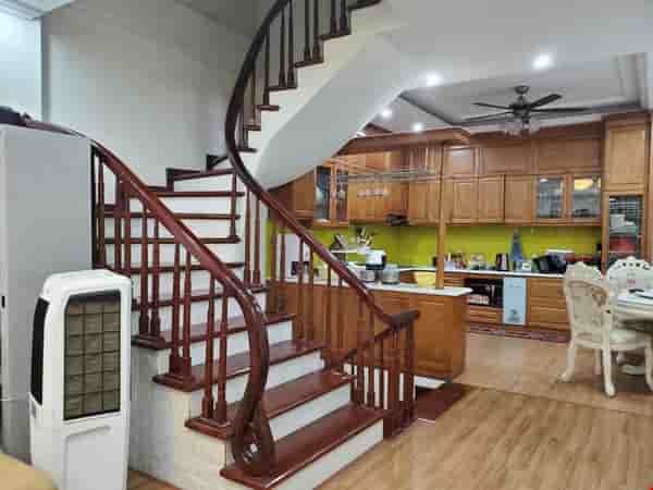 hoang-quoc-viet-45m2-san-rong-thoang-chi-405-ty-pr4159