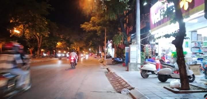 sieu-hiem-mat-pho-xuan-thuy-138mx2t-mt-40m-chi-29-ty-5-pr4202