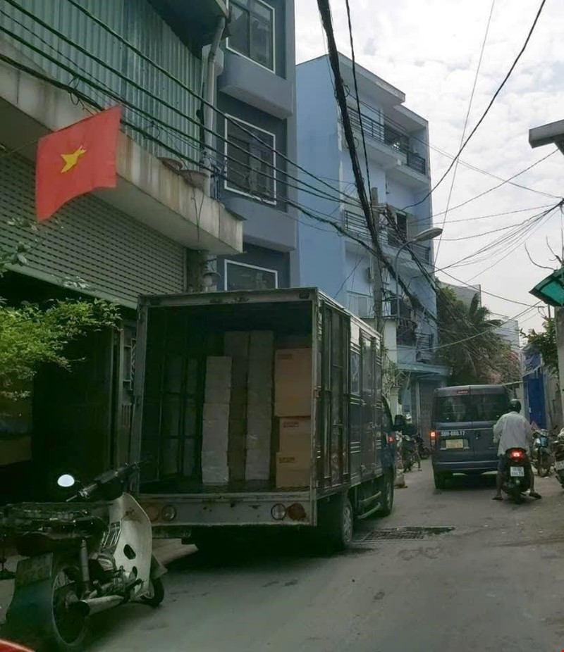 ban-nha-go-vap-hem-xe-hoi-duong-quang-ham-ngay-emart68m²-3-tang-94-ty-tl-pr7602
