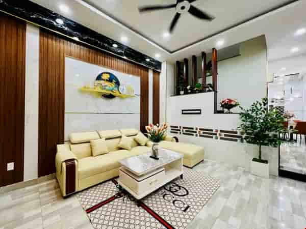 noi-that-dep-nha-huynh-van-banh-45-x-15m-3-lau-94-ty-pr5790