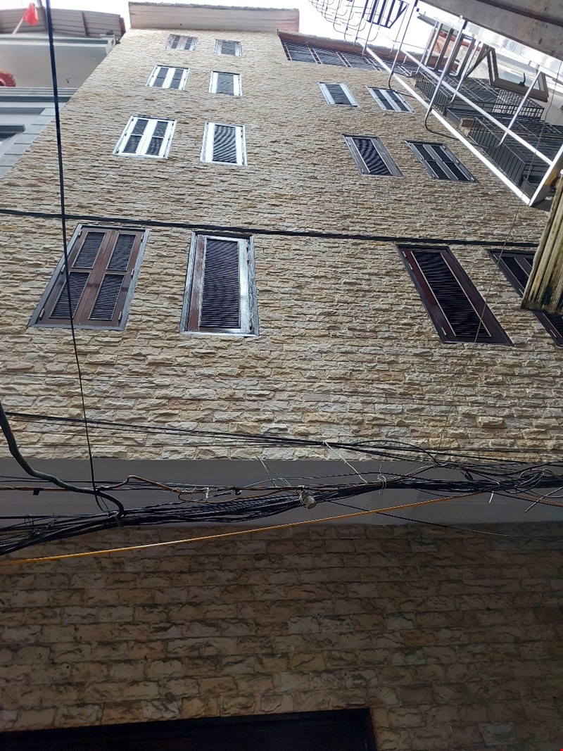 nha-dep-lo-goc-thoang-sang-o-to-do-cua-trung-tam-my-dinh-pho-le-duc-tho-pr7605