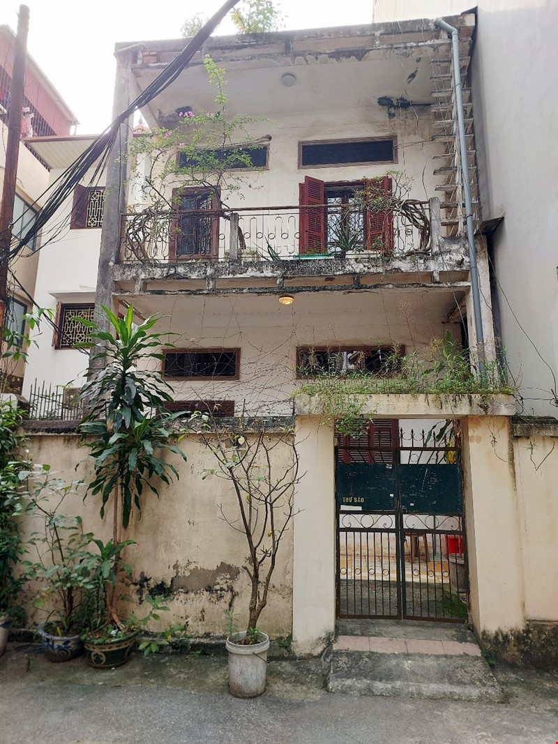 sieu-hot-1-lo-dat-lo-goc-2-mat-ngo-o-to-vao-dat-mat-ngo-duong-pham-than-duat-pr7704